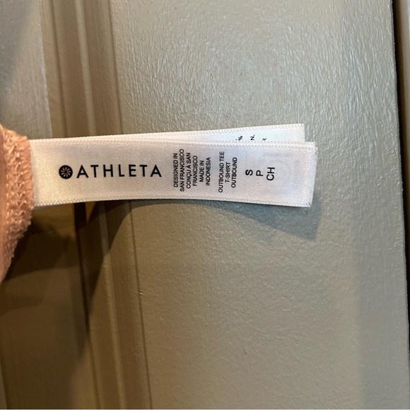 Athleta Women’s Small Light Pink Outbound Tee T-Shirt Blush Short-Sleeve - Picture 3 of 4